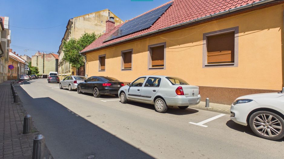 Casă ultracentrală cu 6 camere pentru investiții - Poză 27