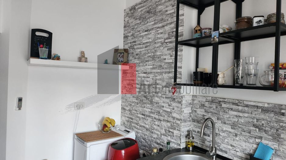 Apartamentul "AMIGABLE" , et. 2 in vila - Poză 3