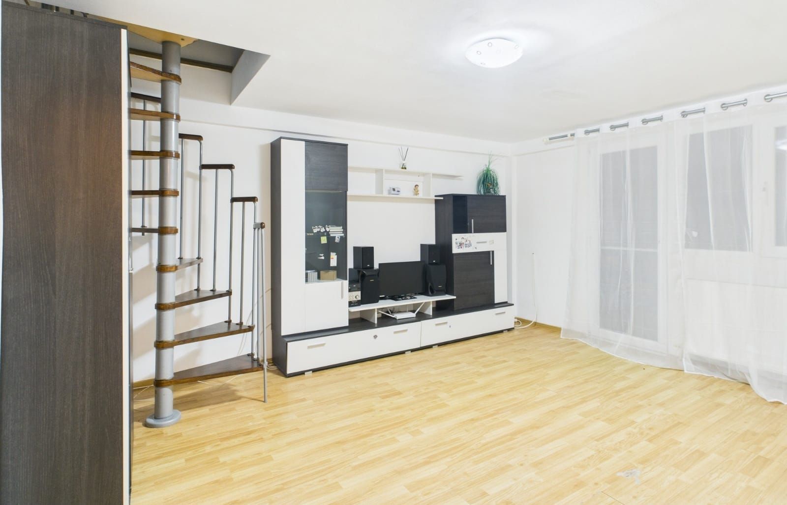 Apartament 1 cameră cu balcon și pod compartimentat | Dâmbovița, Timiș - Poză 2