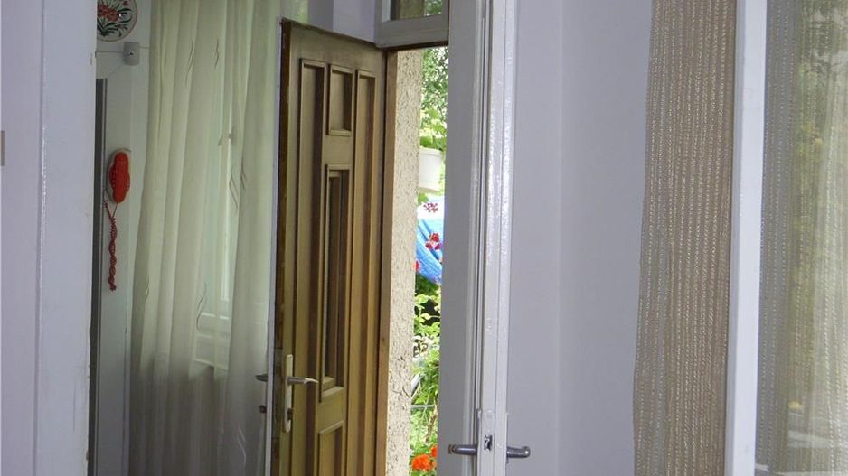 BRASADAS vinde casa singur in curte in zona semicentrala. - Poză 3