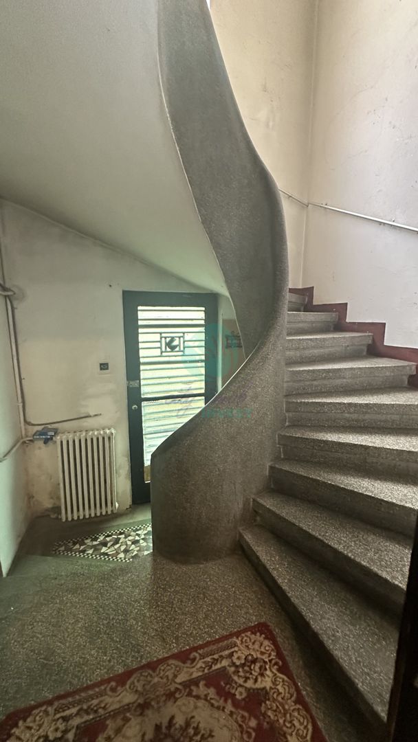 VILA cu 2 apartamente in apropiere de Piata Alba Iulia - Poză 5