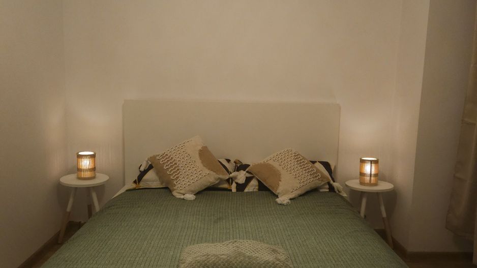 Închiriez apartament 2 camere, Unirii,centrală bloc, metrou 1 min, pet - Poză 2