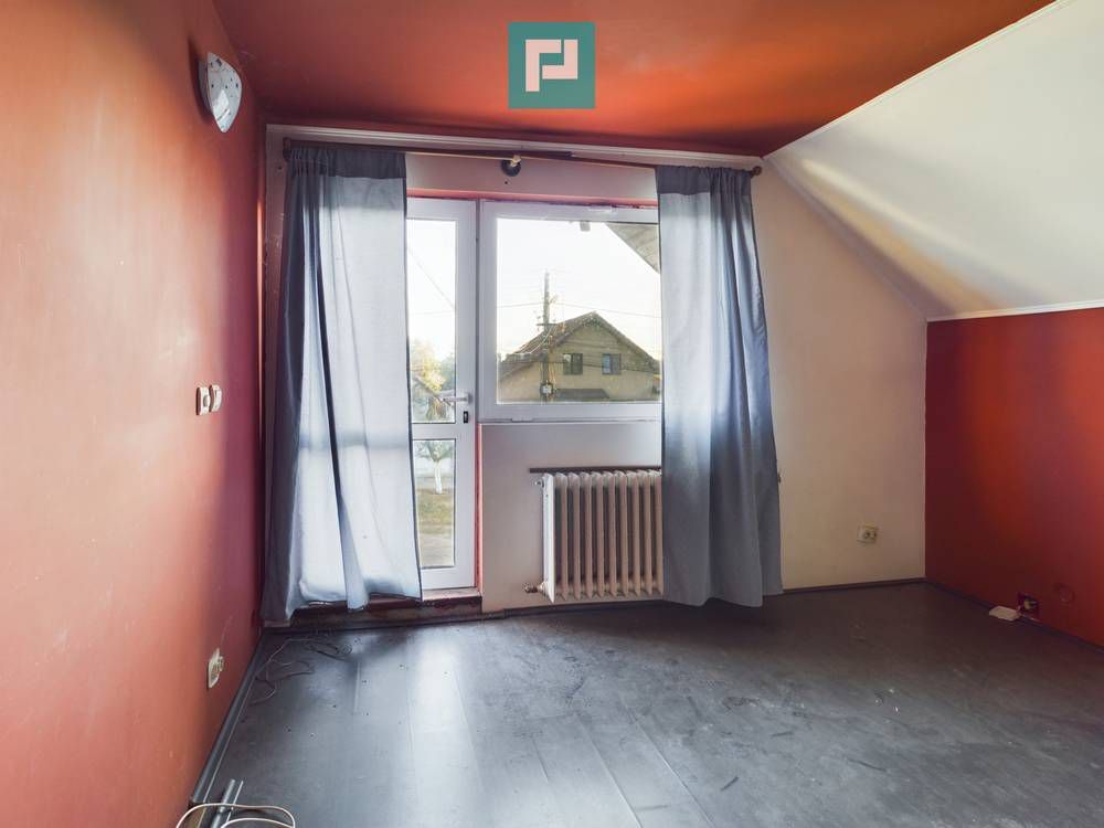 Casă/vilă cu 6 camere în Curtici - Poză 20