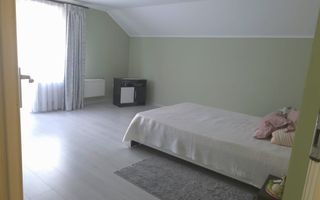 Casa langa Blue Sky cu panouri solare, garaj si terasa mare - Poză 10