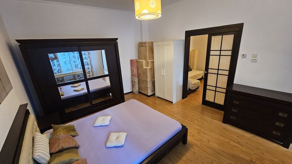 OPORTUNITATE DE VÂNZARE | 3 CAMERE ÎN VILA | CENTRALA PROPRIE  | ZONA DECEBAL - Poză 3