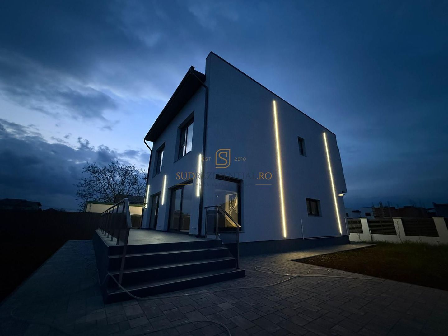 Vila individuala de vanzare, 4 camere, 3 bai, central Comuna Berceni - Poză 2