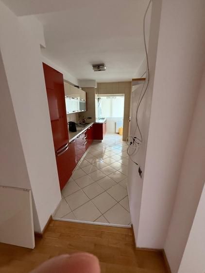 BRASADAS inchiriaza ap 3 cam birou/locuit - terasa - Unirii. - Poză 3