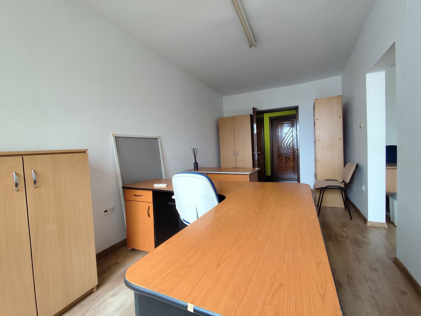 Spatii de birouri cu 1 - 2 incaperi situat pe Calea Borsului, Oradea - Poză 12