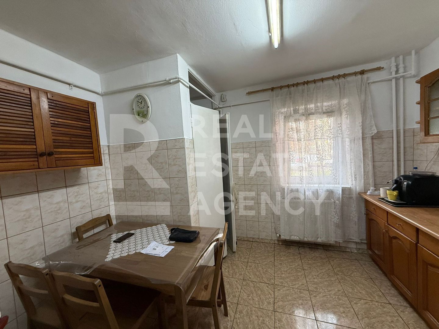 Vânzare, apartament, 2 camere, plus anexă - Poză 3