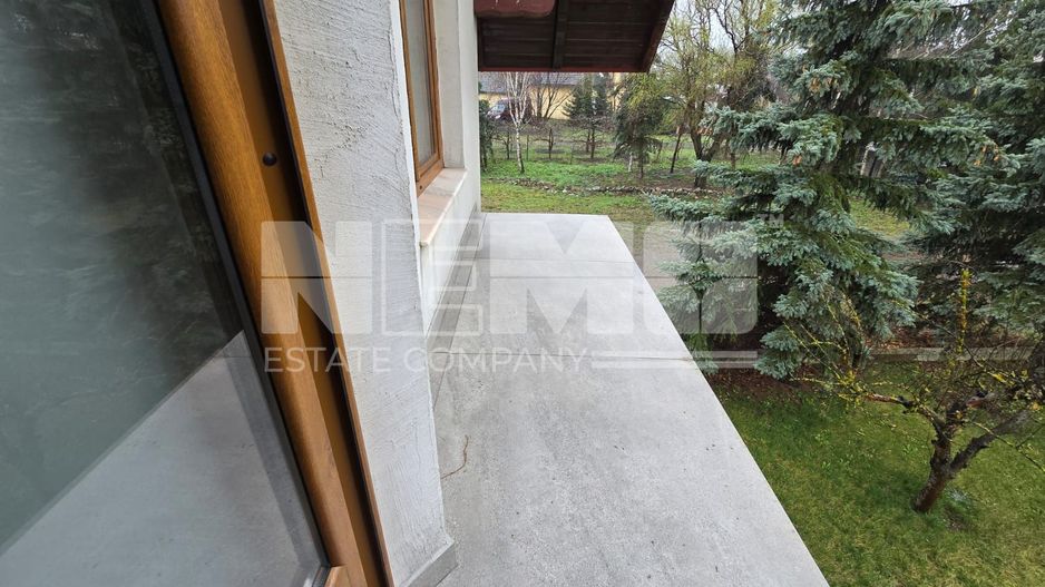 Casă spațioasă la 650000 de euro I Volovăț - Poză 18