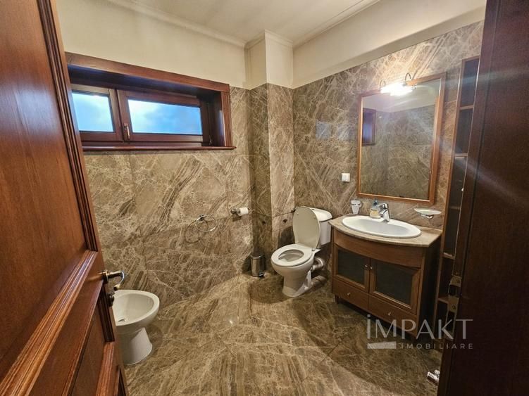 Inchiriez casa in cartier Gruia, pretabil locuinta, sediu firma, clinica, etc - Poză 8