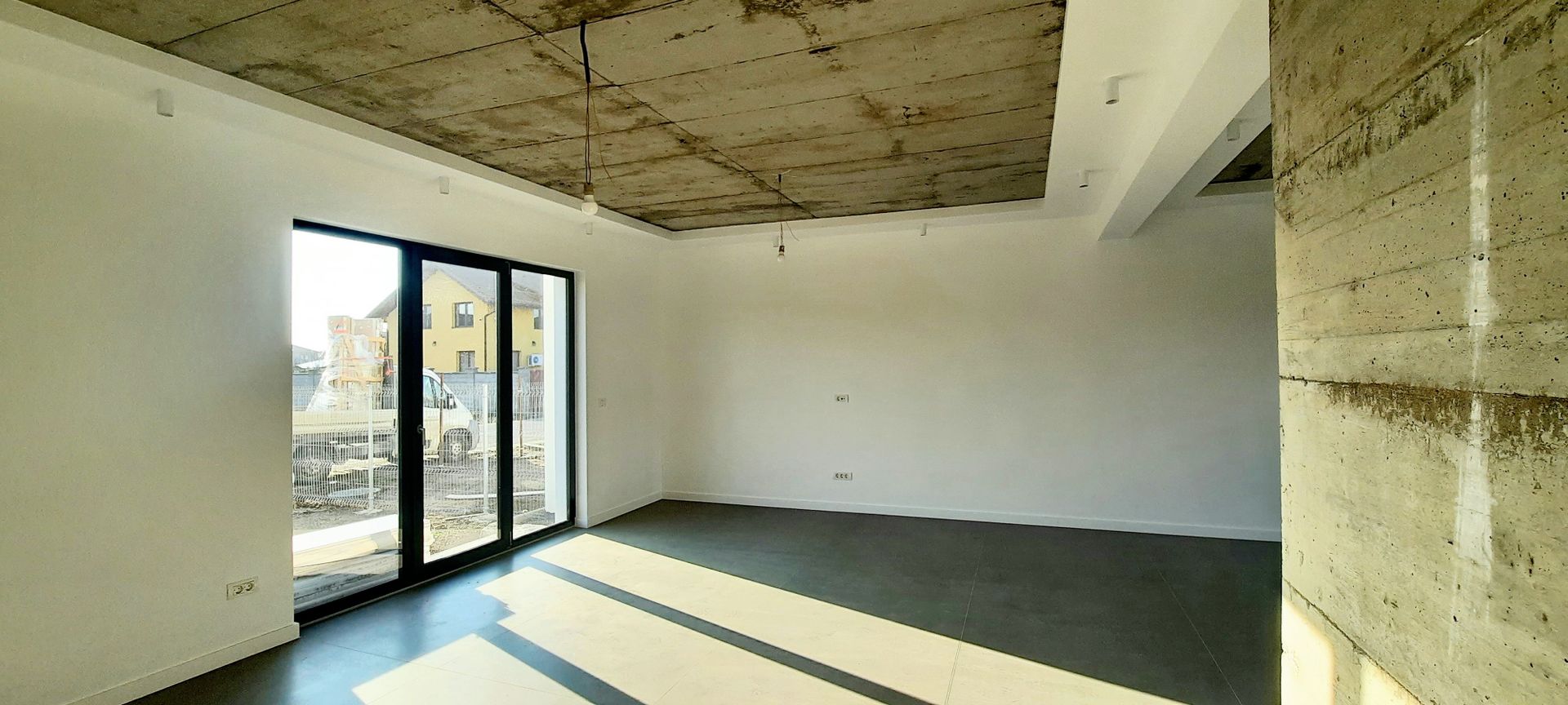 Locuinta moderna si spatioasa - Dumbravita - Poză 2