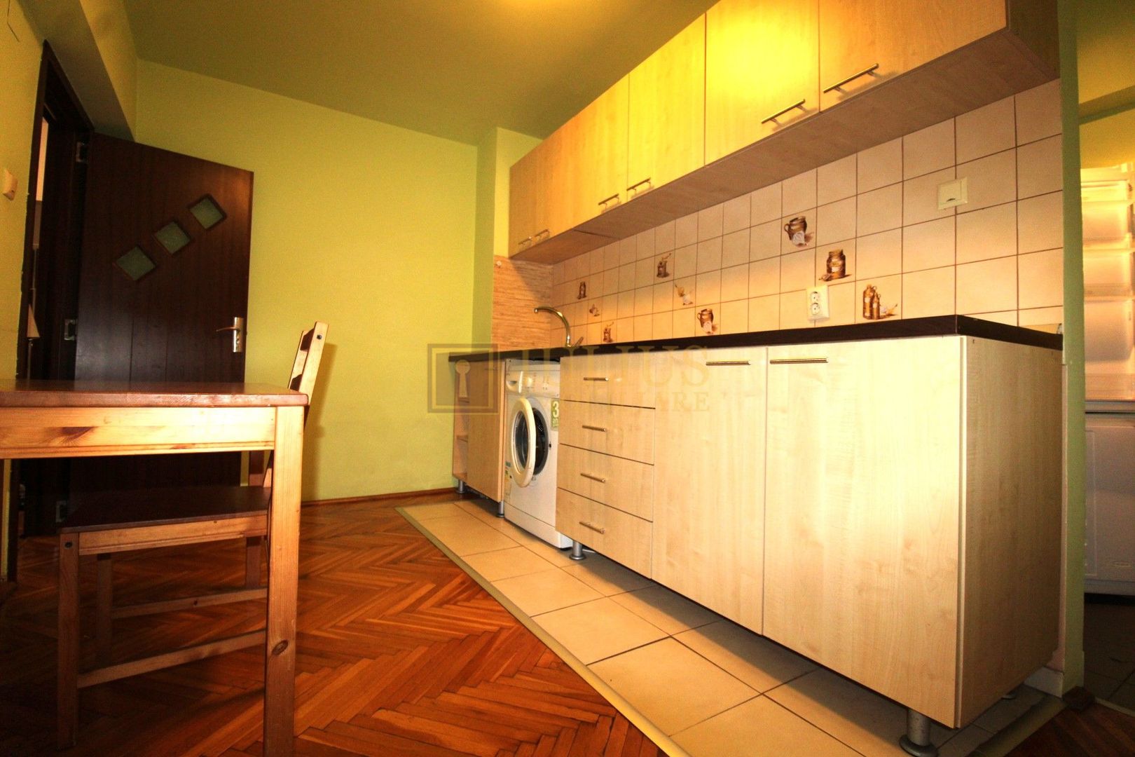 Complex, 4 camere, centrală proprie, aer condiționat - Poză 9