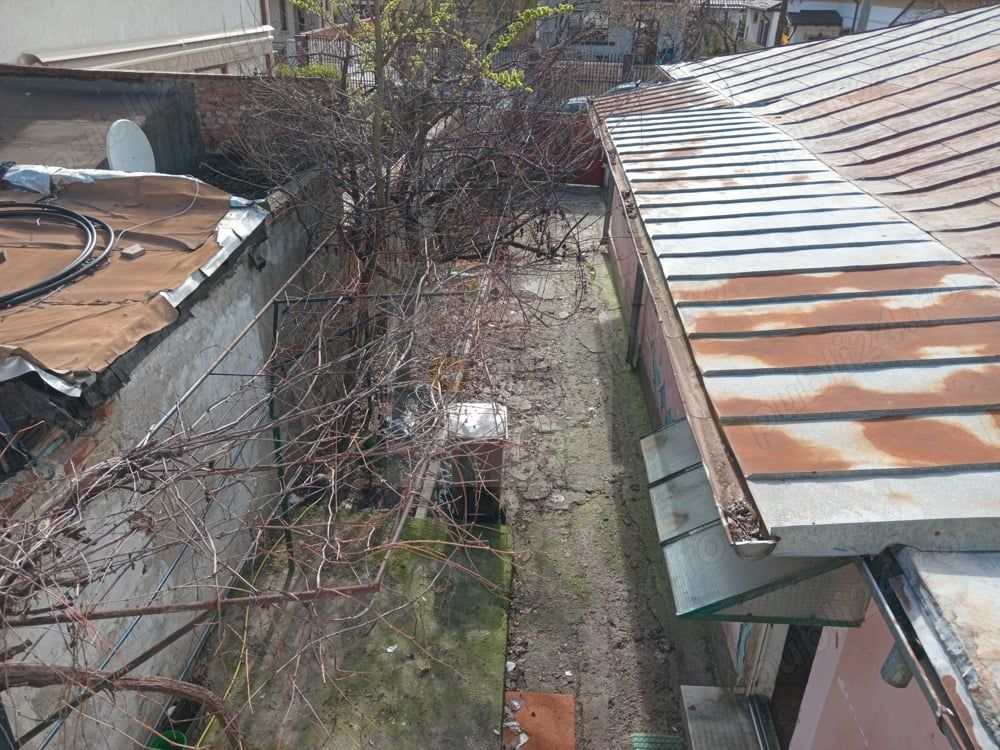 Vânzare 2 Case în Domenii – 246 mp Teren, Locație Excelentă - Poză 4