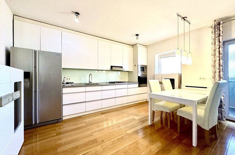 Apartament elegant -curte proprie - garaj - Poză 2