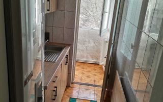 Apartament 2 camere, semidecomandat, Podu Roș, etaj 3/4 - Poză 4