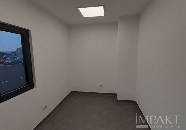 Depozit de inchiriat / Spatiu productie tip Hala - 617 mp + birouri - Poză 8