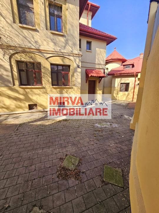 🏢 Spațiu de birouri – 5 camere, 3 băi – Mansardă vilă, Central - Poză 94