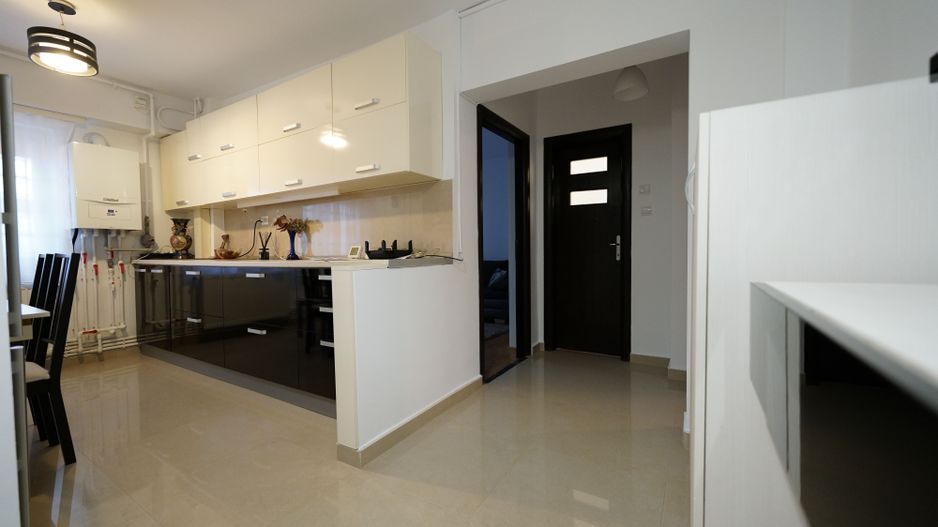 3 Camere, 2 bai, Centrala Proprie, Loc Parcare, Rond Alba Iulia - Poză 3