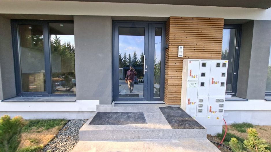 Apartament premium 61.4 mp utili 3 camere 2 bai etaj 1 in Cristian - Poză 8