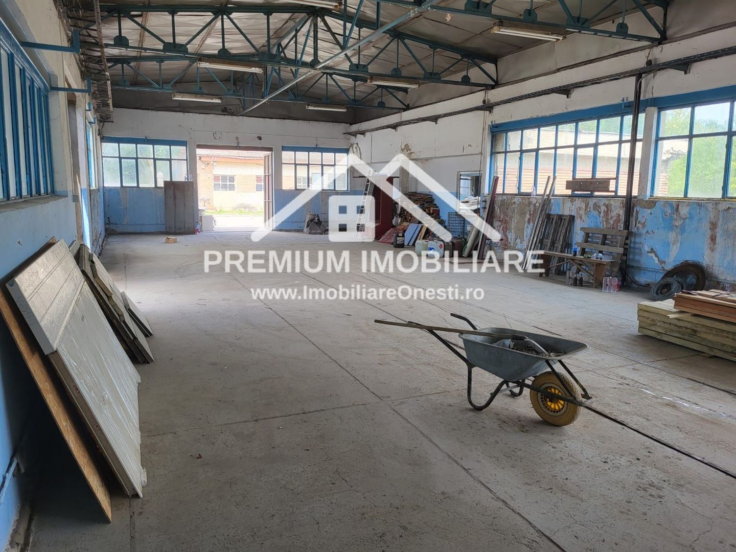 HALĂ INDUSTRIALĂ DE VÂNZARE - Poză 1