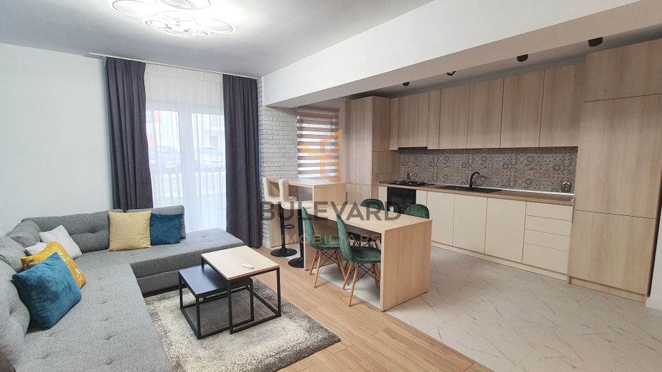 Cpmision 0! Apartament cu 2 camere, parcare, zona strazii Eroilor! - Poză 1