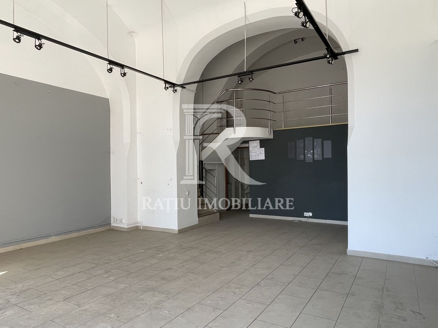 Spațiu comercial de inchiriat | Locație ultracentrală | Oradea - Poză 3