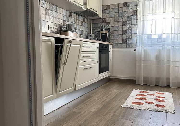 Proprietar inchiriez apartament 2 camere Prosper - Poză 3