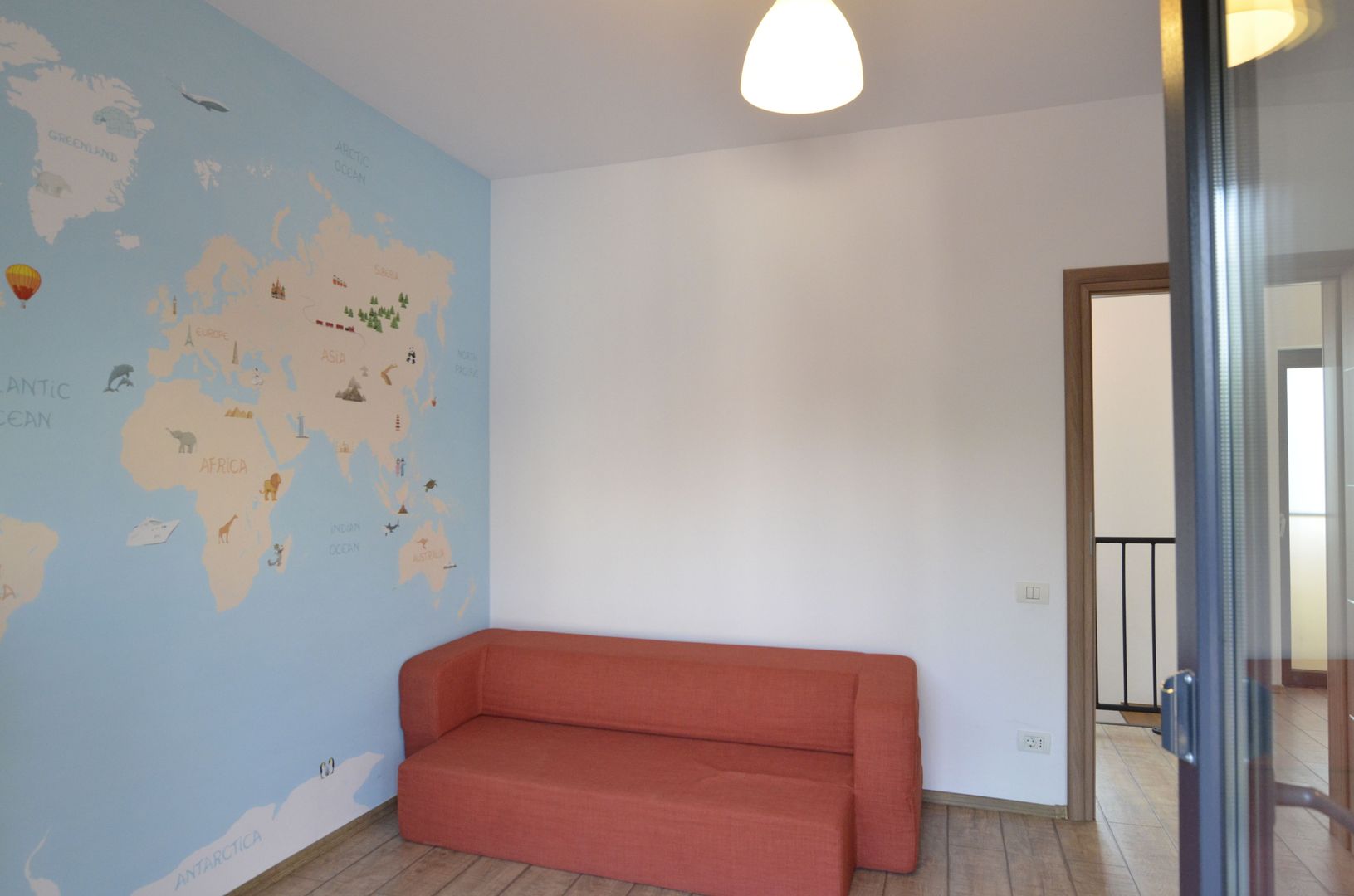 Inchiriem vila spatioasa singur in curte zona Tunari - Poză 22