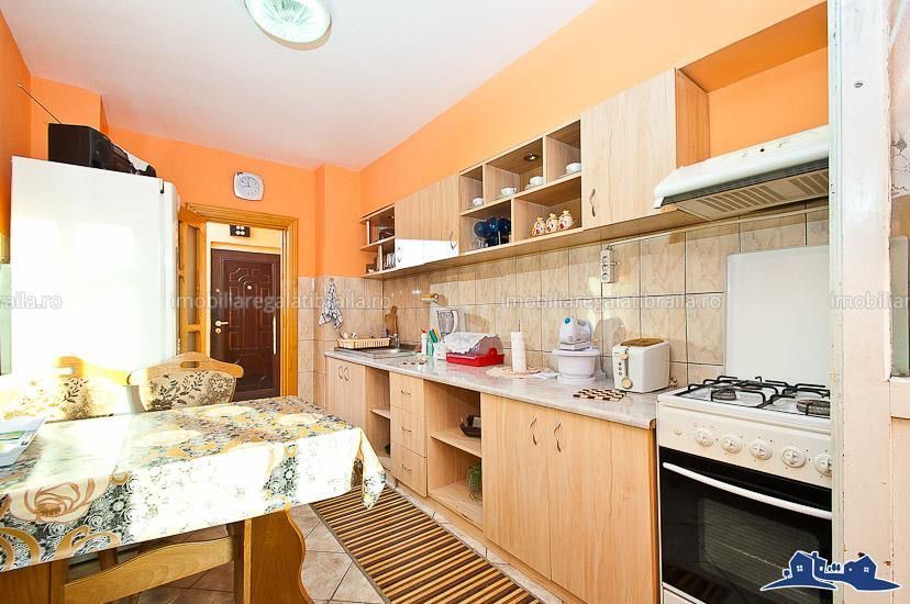 De inchiriat apartament cu 2 camere, Piata Centrala, 370 euro - Poză 2