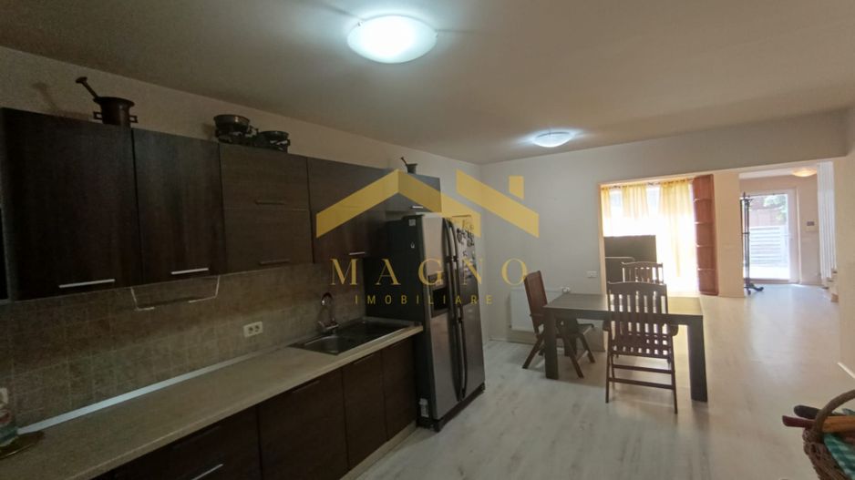 CASA SPATIOASA CU 4 CAMERE CARTIER GRADISTE - Poză 8