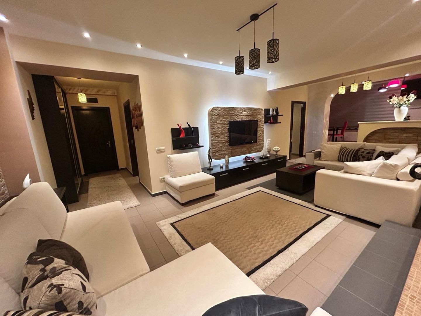 Apartament modern cu 2 camere, 94 mp utili, în bloc nou.Mobilat  si utilat - Poză 10