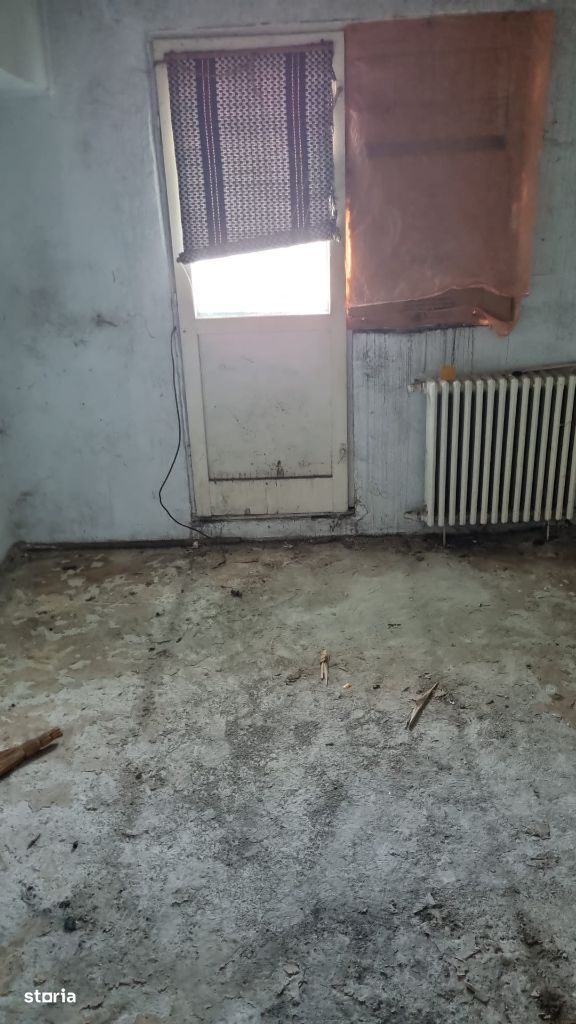 Apartament 2 camere,  etaj 4/4, de renovat, Micro14 - Poză 3