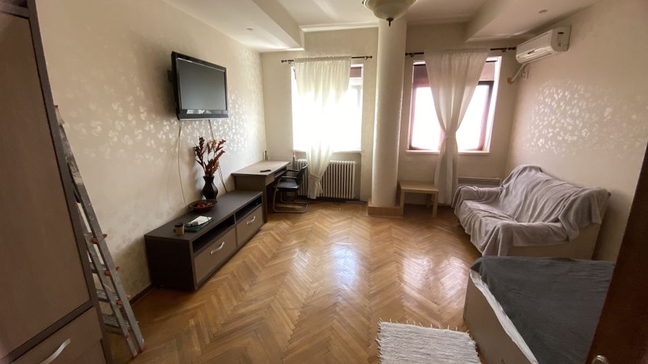 De Inchiriat Garsoniera Decomandata Dacia - Romana - Poză 1