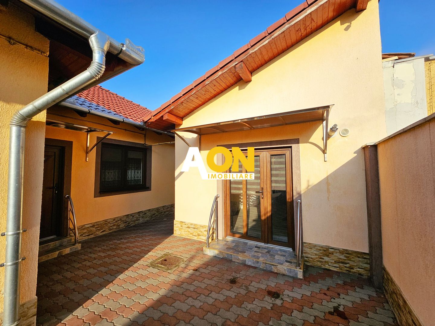 Casă 4 camere, renovată, mobilată, utilată, 410 mp teren, zona Centru - Poză 2