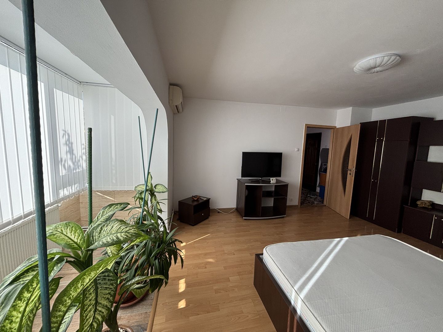 Apartament generos 2 camere - Poză 11