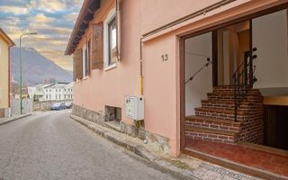 Închiriez casă în Centrul Brasovului/ curte privata - Poză 5