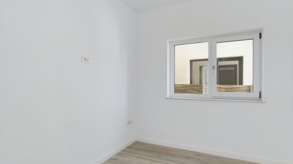 Duplex cu 5 camere în Ghiroda - Poză 16