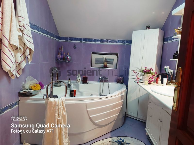 Casa lux cu 5 camere in Rontau - Poză 13