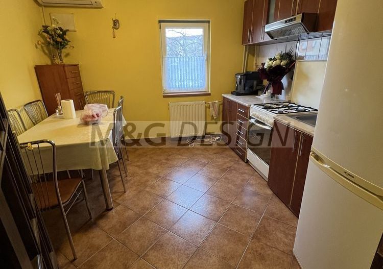 Apartament 3 Camere  Aradului etaj 2 - Poză 3