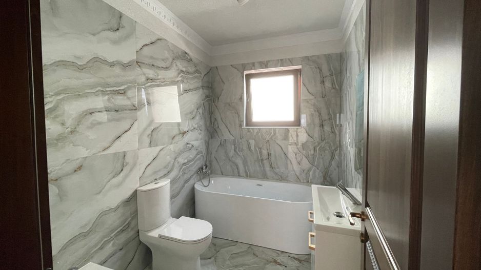 Casa individuala pe parter 160Mp -la asfalt-Ghiroda - Poză 10