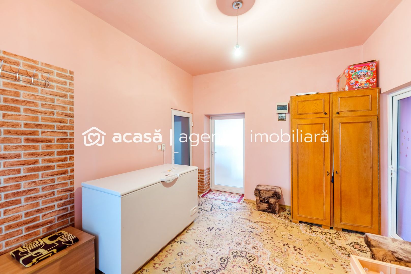 Casă cu grădina în Curtici - Poză 7