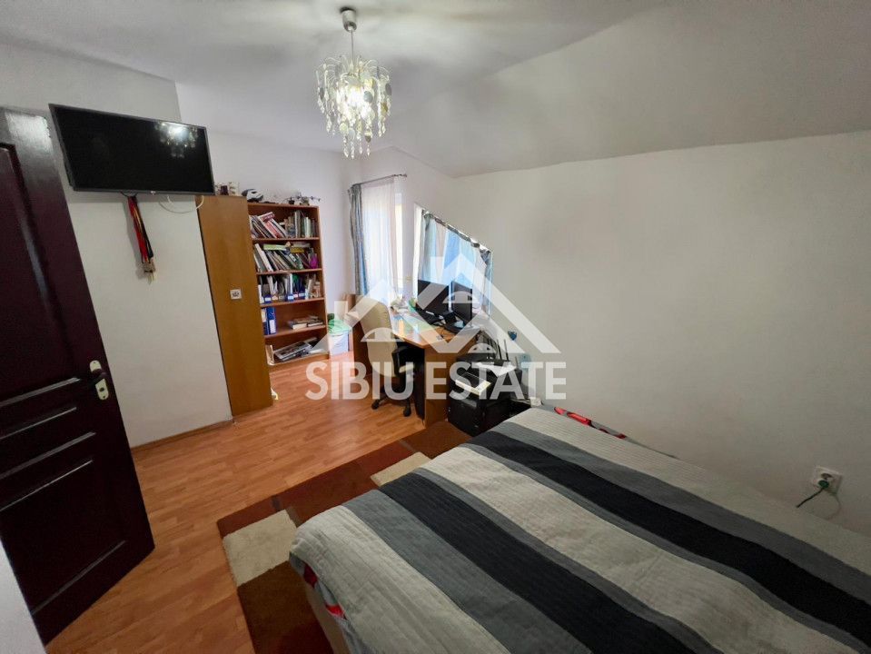 Casa duplex 100 mp utili, la intrare Sura Mare teren 1500 mp teren - Poză 10