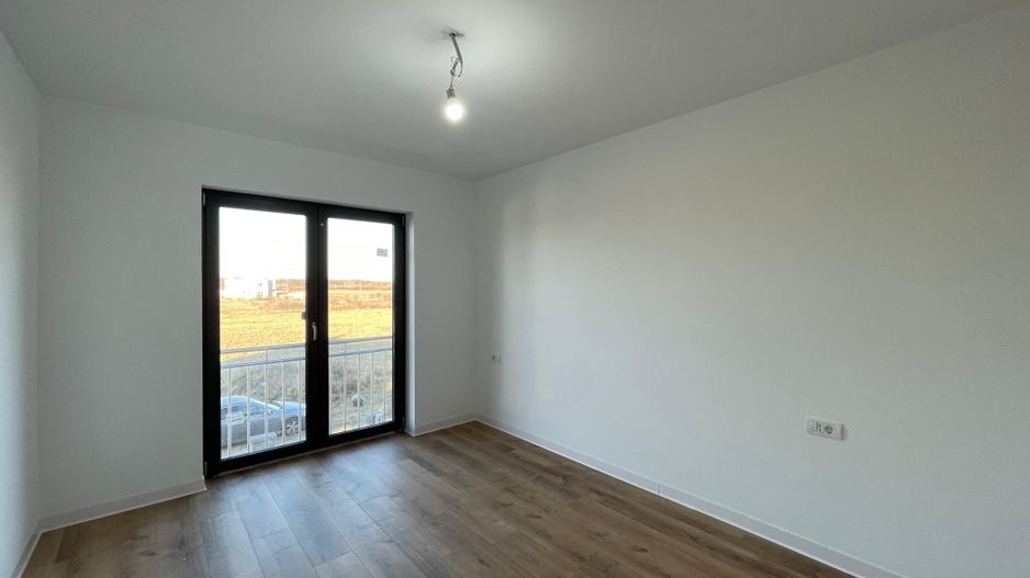 Duplex despartit prin camera tehnica - finisaje premium - Poză 10