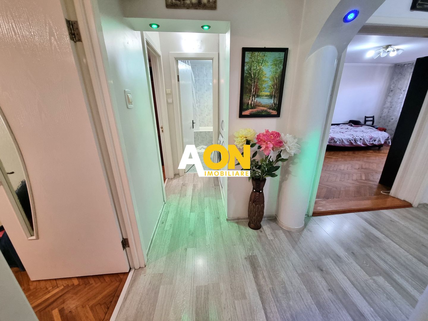 De inchiriat apartament 3 camere, zona Piata, Cetate - Poză 12