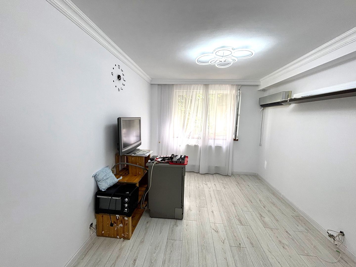 Apartament 3 camere Ozana – etaj 1, parcare inclusă, pet friendly, semi-mobilat - Poză 3