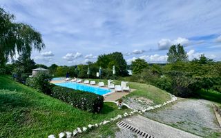 Hotel 20 camere Delta Dunarii 50 m deschidere teren 6000 mp acces auto - Poză 3