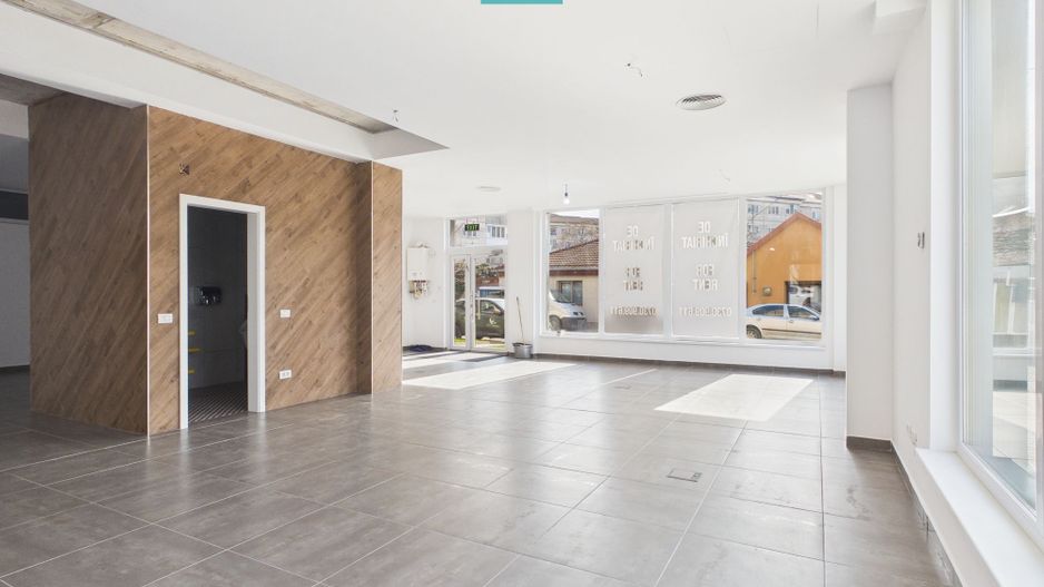 Spațiu comercial nou, 100 mp, vitrine mari, garaj - Poză 3