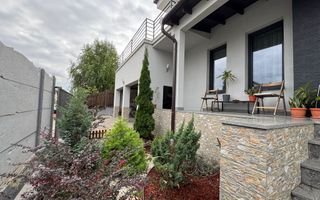 Casa superba , 5 camere si garaj ,zona linistita Sibiu - Poză 3