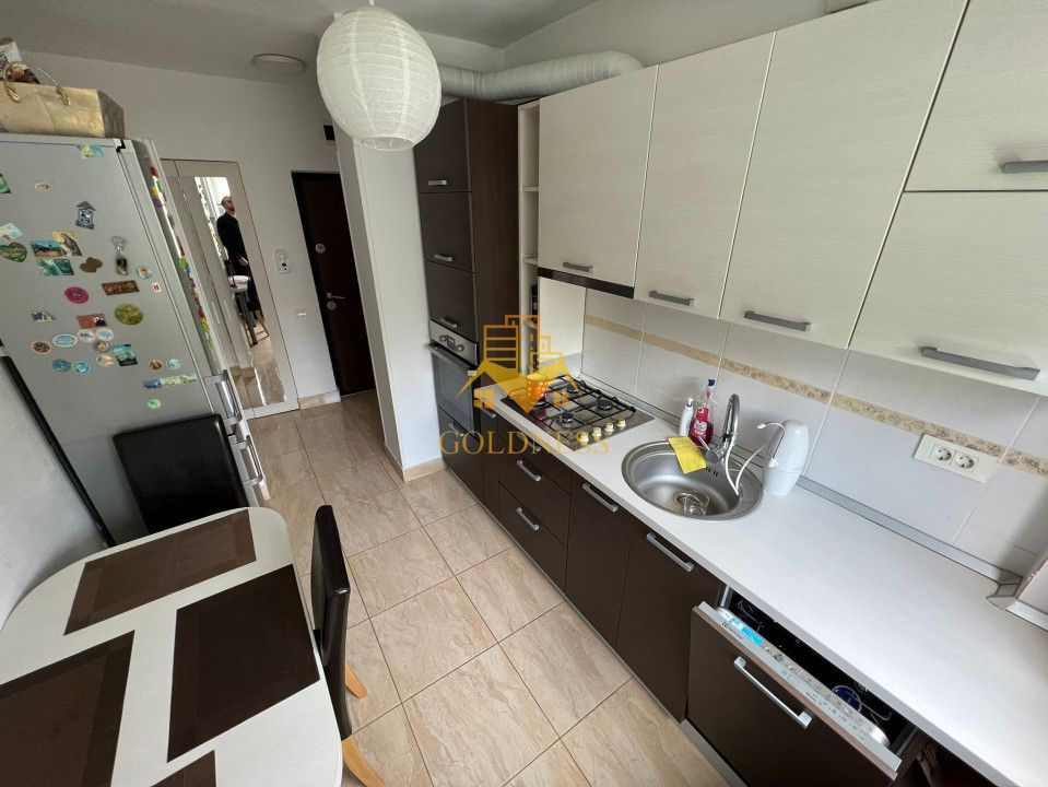 3 camere mobilat modern Piata Abator parcare proprie - Poză 4